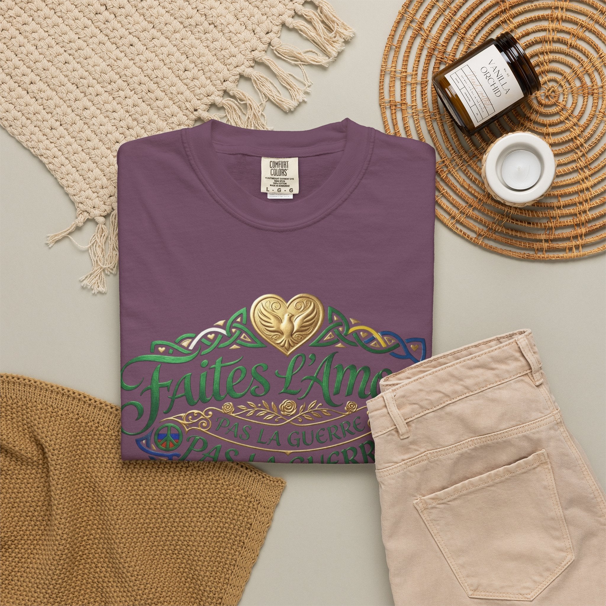 T-Shirt — Faites L'Amour Pas La Guerre Floral Script Graphic Tee