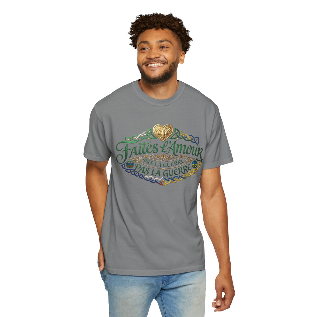 T-Shirt — Faites L'Amour Pas La Guerre Floral Script Graphic Tee