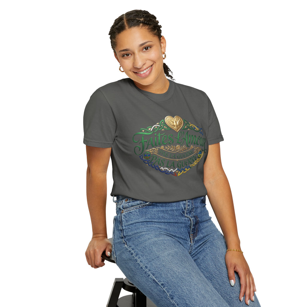T-Shirt — Faites L'Amour Pas La Guerre Floral Script Graphic Tee