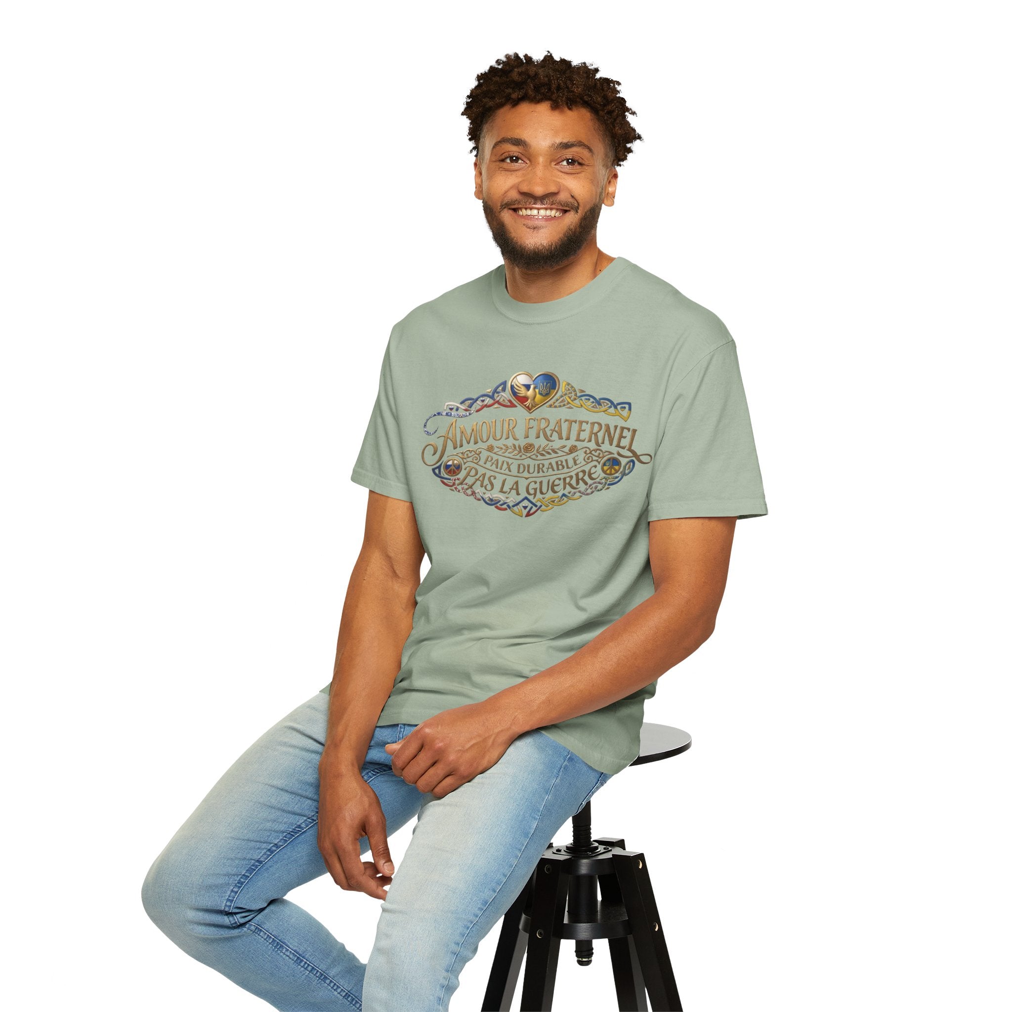 T-Shirt — Amour Fraternel "Paix Durable Pas La Guerre" Vintage Heart Peace Design