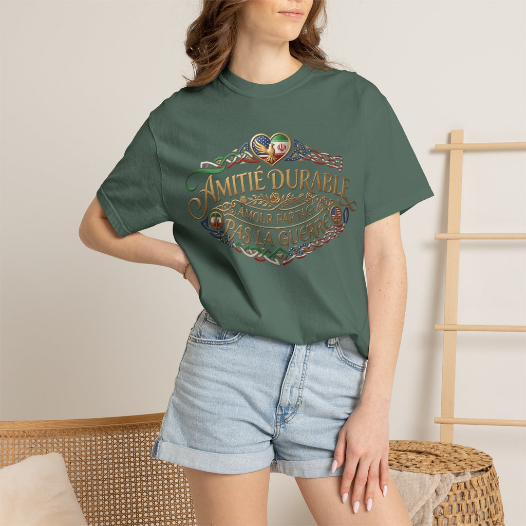 T-Shirt — "Amitié Durable, Amour Partagé, Pas la Guerre" Vintage Peace Heart Design