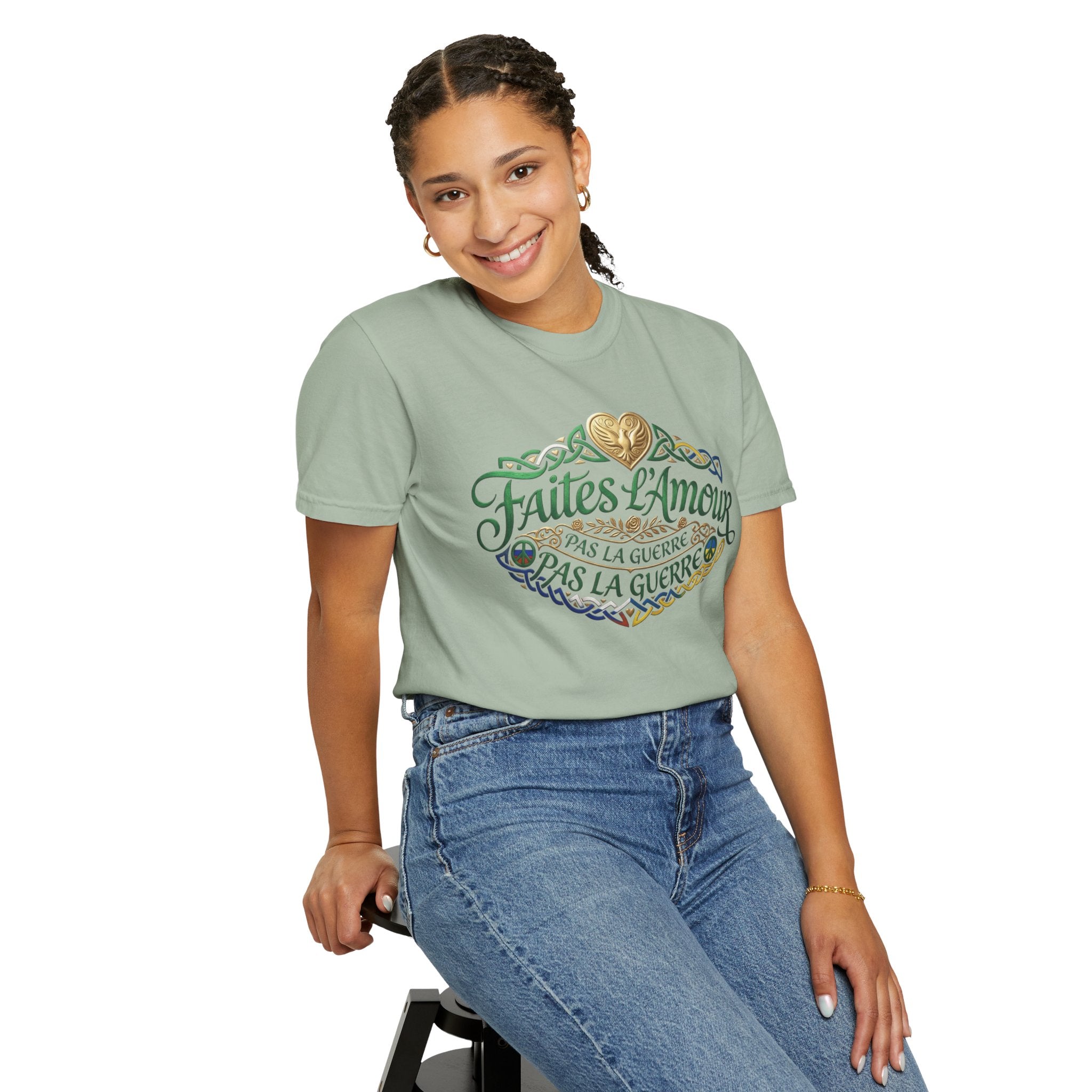 T-Shirt — Faites L'Amour Pas La Guerre Floral Script Graphic Tee