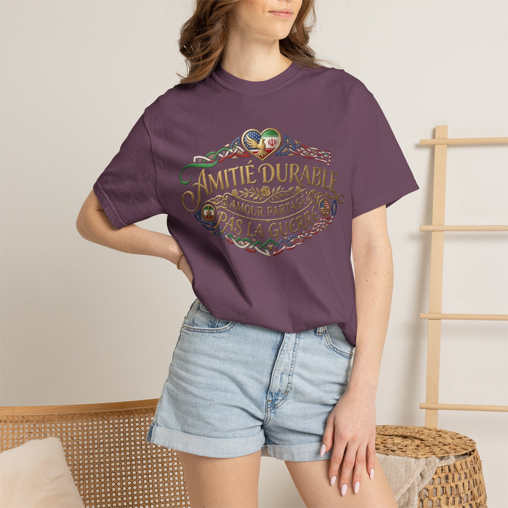T-Shirt — "Amitié Durable, Amour Partagé, Pas la Guerre" Vintage Peace Heart Design